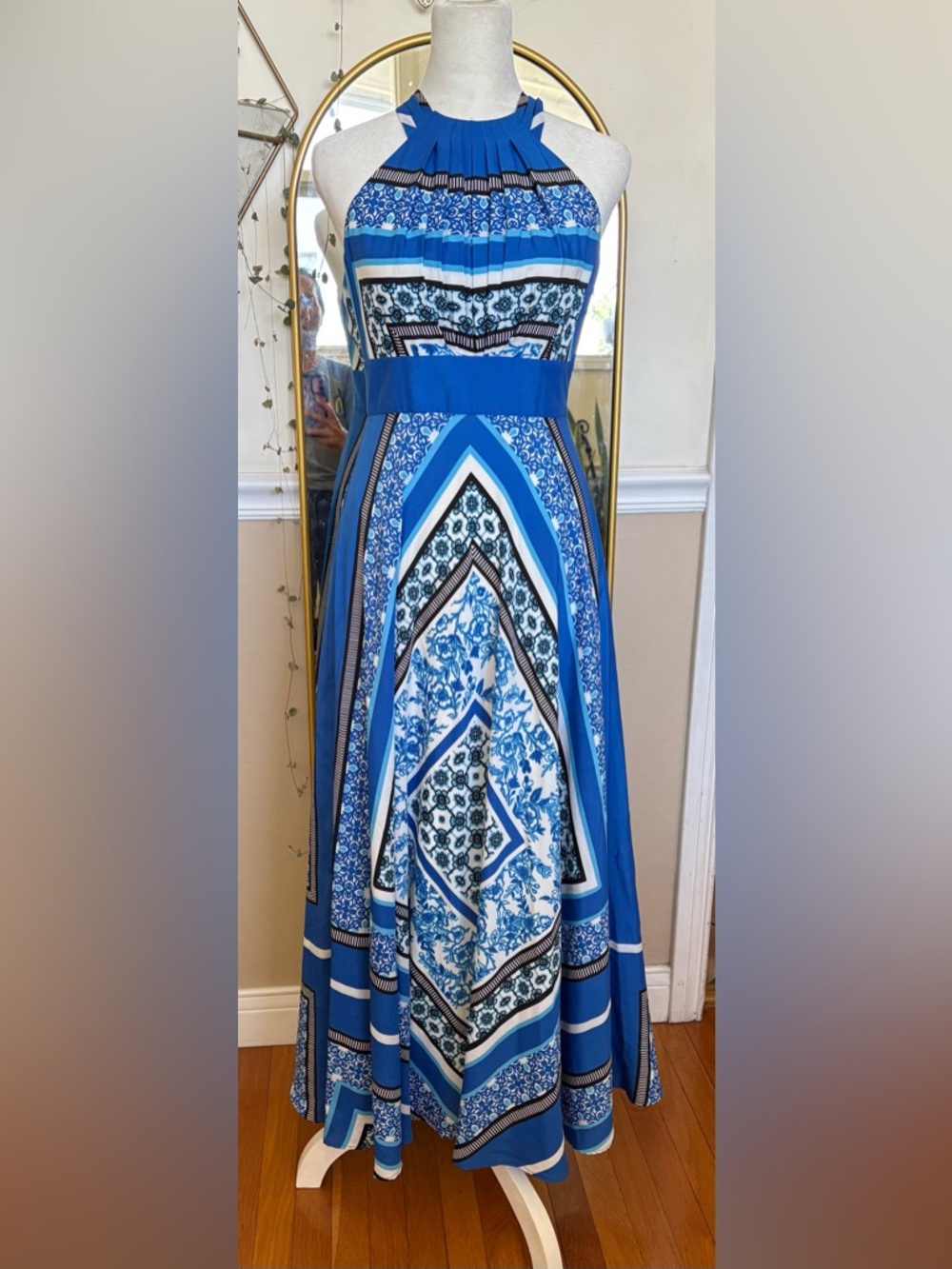 Eliza J Scarf Print Halter Crepe de Chine Maxi Dress. Size 0P